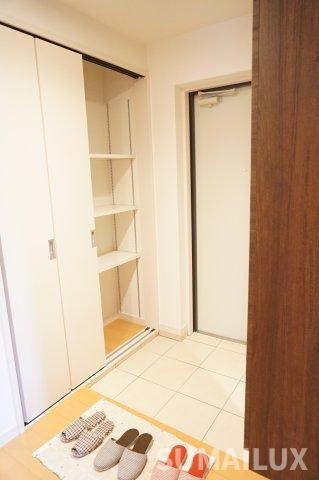 ロワイヤルＭの玄関