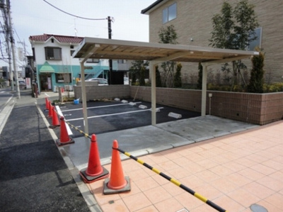 【駐車場】 | グリーンパール日吉 | 屋根付きの駐輪場で雨が降っても大切な自転車が濡れなくてすみますね♪駅から自転車もおすすめです！
