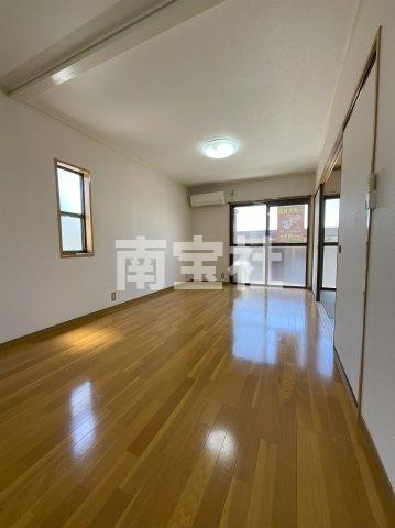 【居間・リビング】 | エアコン付きのゆったりとしたリビングです