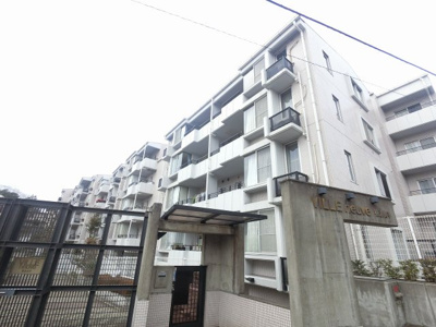 【外観】 | ヴィルヌーブ横浜山手Ａ棟 | 総戸数１１４戸、昭和６２年２月築、管理人は日勤勤務につき管理体制良好です♪