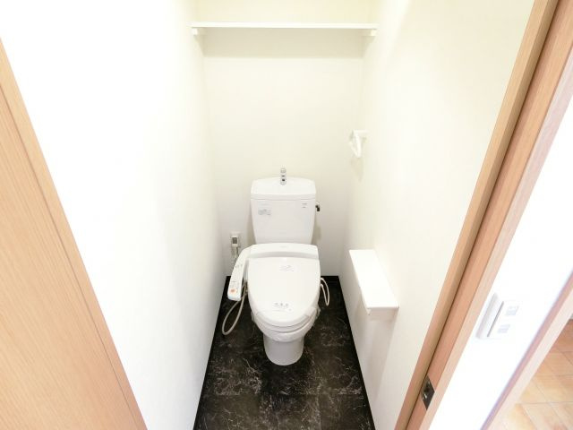 ＹＦ泉ヶ丘のトイレ|同物件別部屋写真イメージ