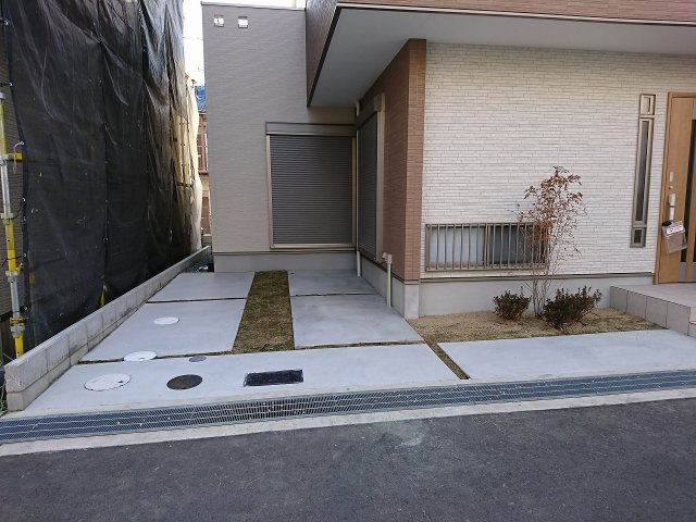 箕面市桜５丁目の新築一戸建の駐車場