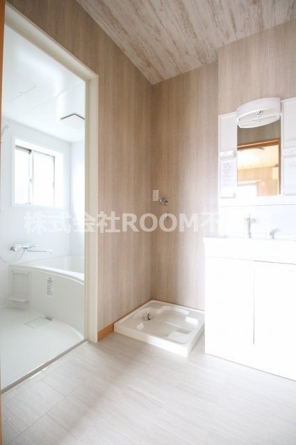 スペース・ナインの洗面所|脱衣スペースもあります