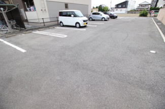 【駐車場】