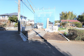 【前面道路含む現地写真】