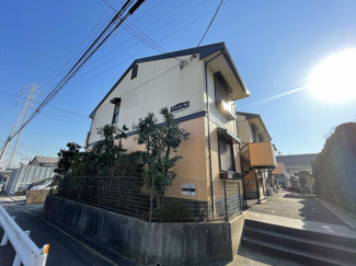 【外観】 | ブルーライン「新羽」駅より徒歩10分！便利な立地の2階建てアパートです♪通勤通学はもちろん、お買い物やお出かけにもGood☆
