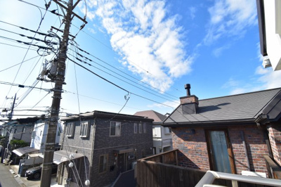 【展望】 | 府中市分梅町5丁目　新築戸建 | 景色を遮るものがないと、陽の光を長い時間浴びられます。空気も澄んでいるように感じますね。