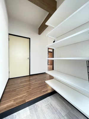 【展望】 | 三海苑 | 玄関から室内への景観です！玄関を入るとすぐにダイニングキッチンがあります☆