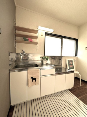 【キッチン】 | 三海苑 | 換気のできる窓のあるキッチンはガスコンロ設置可能☆ご自身でお好きなタイプのガスコンロをご用意いただけます！