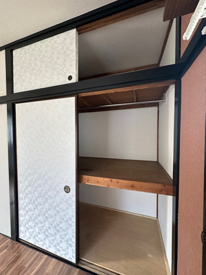 【収納】 | 三海苑 | 洋室6帖のお部屋にあるクローゼットです♪大切なお洋服もしわにならないようにハンガーがけができます☆