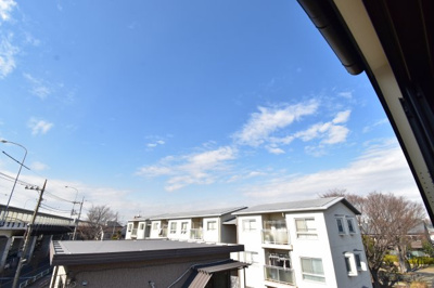 【展望】 | 府中市矢崎町2丁目　中古戸建 | 景色を遮るものがないと、陽の光を長い時間浴びられます。空気も澄んでいるように感じますね