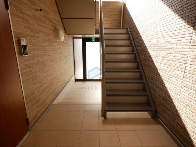 【ロビー】 | ココ コンテ | 建物の内部です