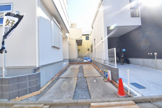 【駐車場】 | 現地見学や資料請求などお気軽にお問合せ下さい。
周辺環境とあわせて現地もご案内致します。