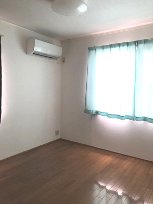 【寝室】 | アトラス　C | 同一間取り、同タイプの写真です。