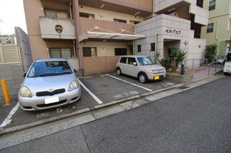 【駐車場】