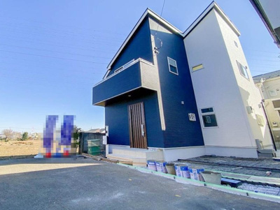 【前面道路含む現地写真】 | 東京都国分寺市高木町１丁目　新築戸建　 | 前面道路は閑静な住宅地の通りとなるため、車通りは多くありません。 安心して車庫入れ可能。