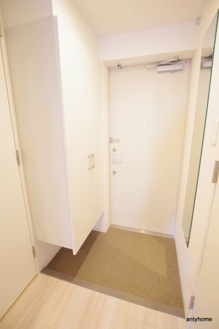セレニテ谷九プリエ　仲介手数料無料の玄関