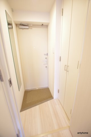 セレニテ谷九プリエ　仲介手数料無料の玄関