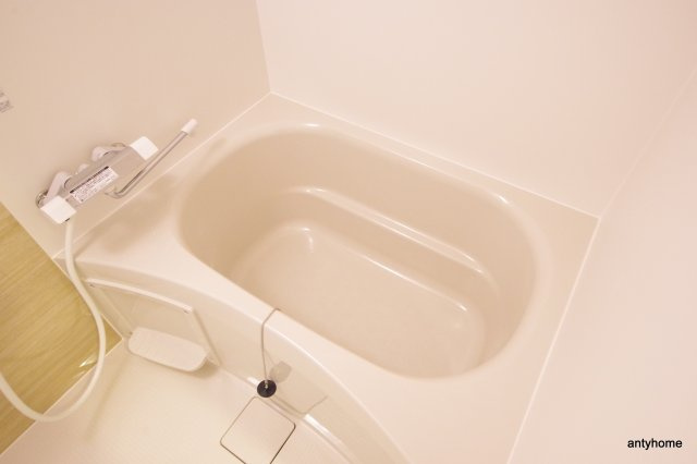 セレニテ谷九プリエ　仲介手数料無料の浴室