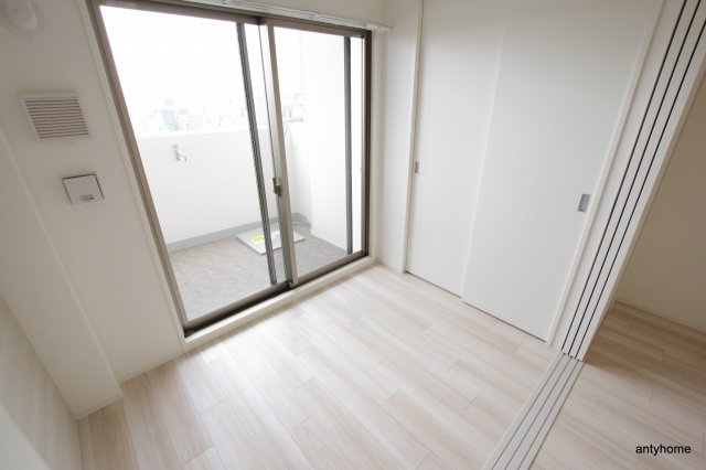 セレニテ谷九プリエ　仲介手数料無料の洋室