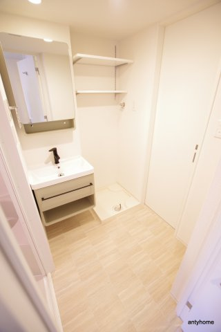 セレニテ谷九プリエ　仲介手数料無料の洗面所