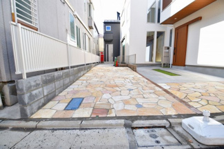 【駐車場】 | 現地見学や資料請求などお気軽にお問合せ下さい。
周辺環境とあわせて現地もご案内致します。