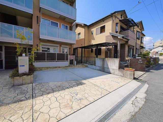 ハイグレードフィールド生駒の駐車場|駐車場です