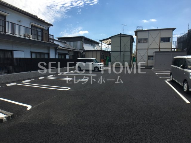 【駐車場】 | プリメーロ山七 | 駐車場があるので、車を買う予定の方も安心です