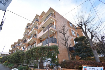 【外観】 | ダイアパレス小平 | 周辺環境に溶け込み、それでいて個性豊かなデザインは住まう人に優越感をもたらしてくれます。
