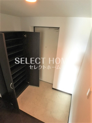 【玄関】 | ロイヤルパークサイドヒルズ | きれいな玄関です