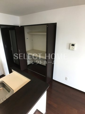  | ロイヤルパークサイドヒルズ | 広くて明るい寝室