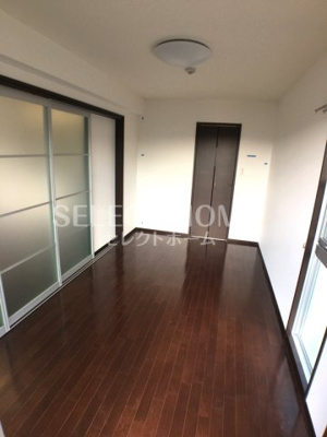 【寝室】 | ロイヤルパークサイドヒルズ | 落ち着いて過ごせるお部屋なので、寝室にいかがでしょうか