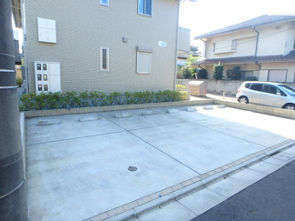【駐車場】