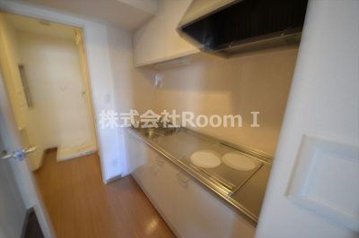 【キッチン】 | AZ天満 | コンパクトなキッチンで掃除もラクラク