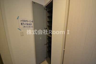 【玄関】 | AZ天満 | きれいな玄関です