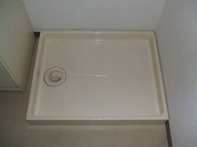 ライブタウン津福B棟【キャッシュバック対象物件】のその他|ゆったりとスペースのある洗面所