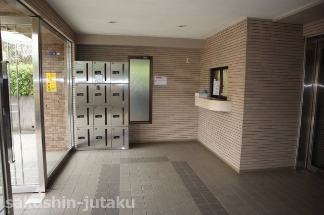 津田沼東パーク・ホームズ１番館　のエントランス|宅配ボックス　オートロック