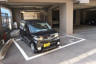 【駐車場】