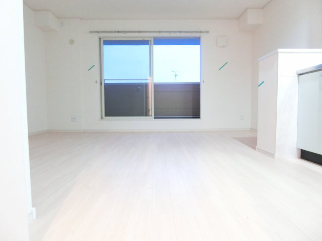 ティカーベルRSの居間・リビング|同物件別部屋イメージ写真