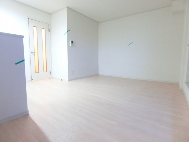 ティカーベルRSの居間・リビング|同物件別部屋イメージ写真