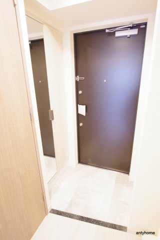 プレサンス福島ミッドエル　仲介手数料無料の玄関