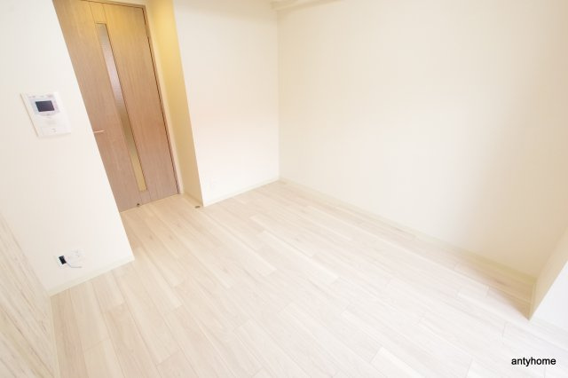 プレサンス福島ミッドエル　仲介手数料無料の洋室
