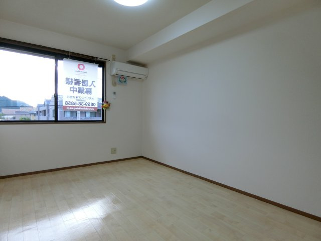 サニーヒルTの洋室