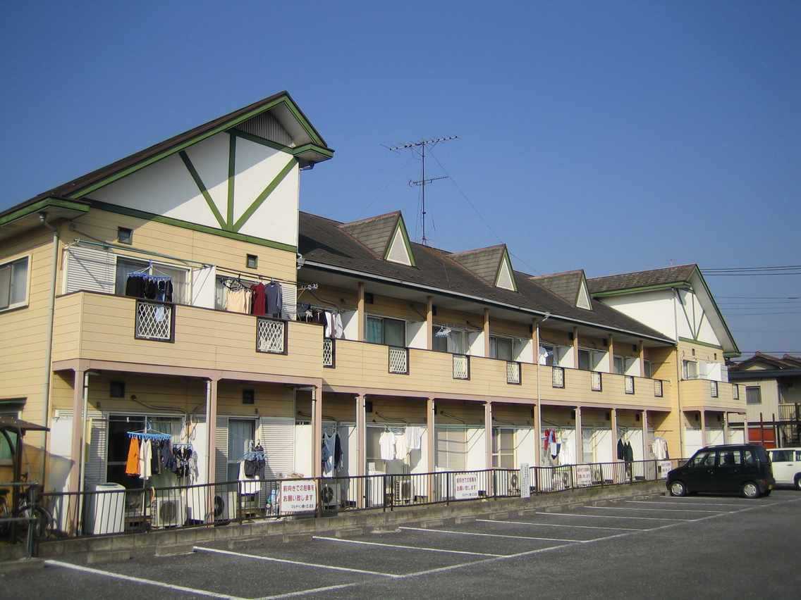 川越市大字鯨井新田のアパートの外観
