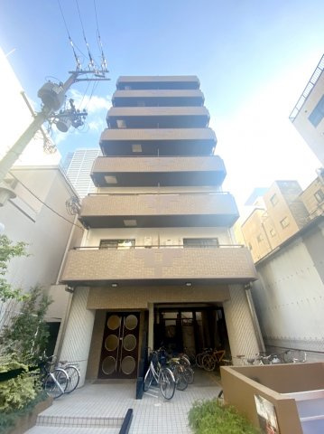 コスモリード大阪本町の外観