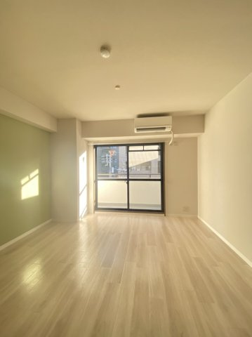 コスモリード大阪本町の居間・リビング