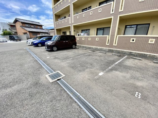 【駐車場】
