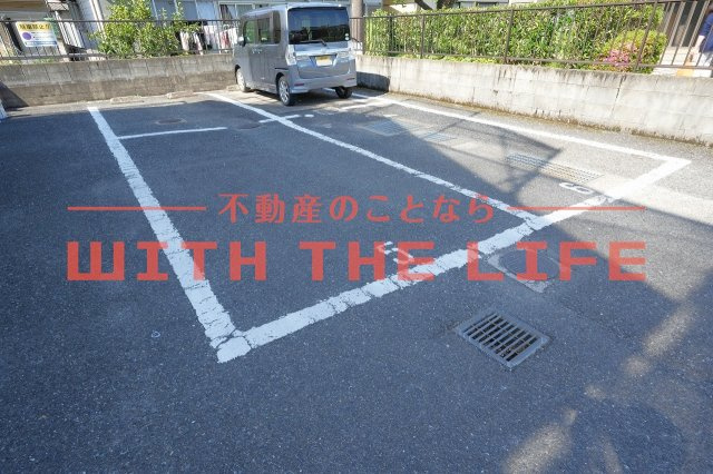フリーデ【キャッシュバック対象物件】の駐車場|駐車場完備です