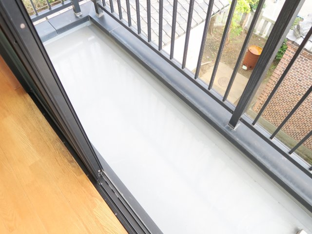 山﨑ビルのバルコニー