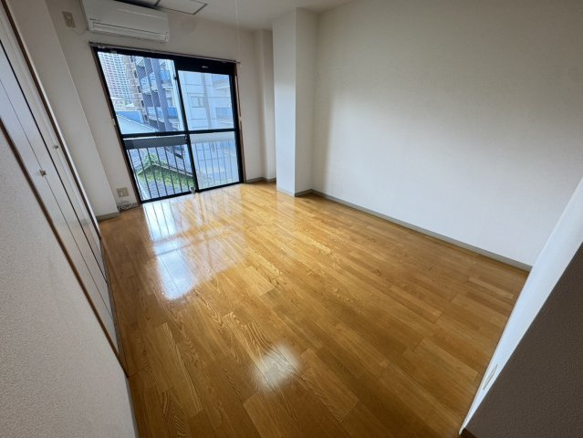 山﨑ビルの寝室